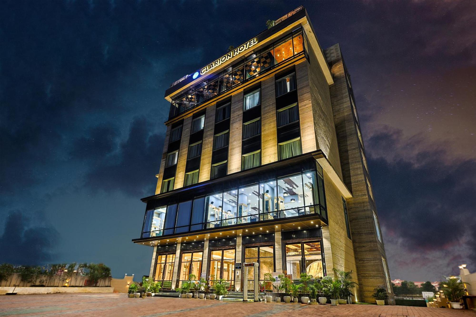 Clarion Hotel Dehradun Extérieur photo