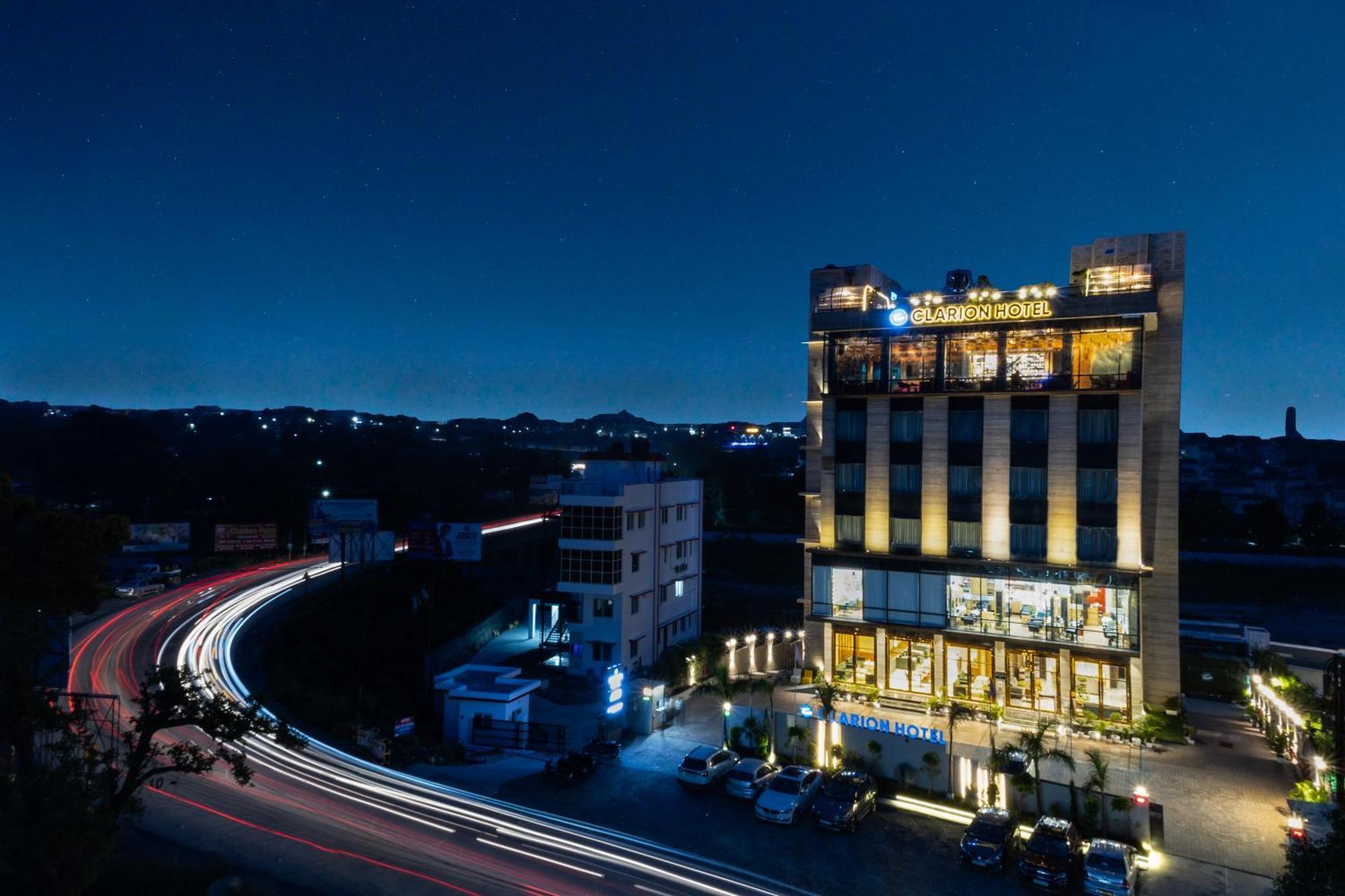Clarion Hotel Dehradun Extérieur photo