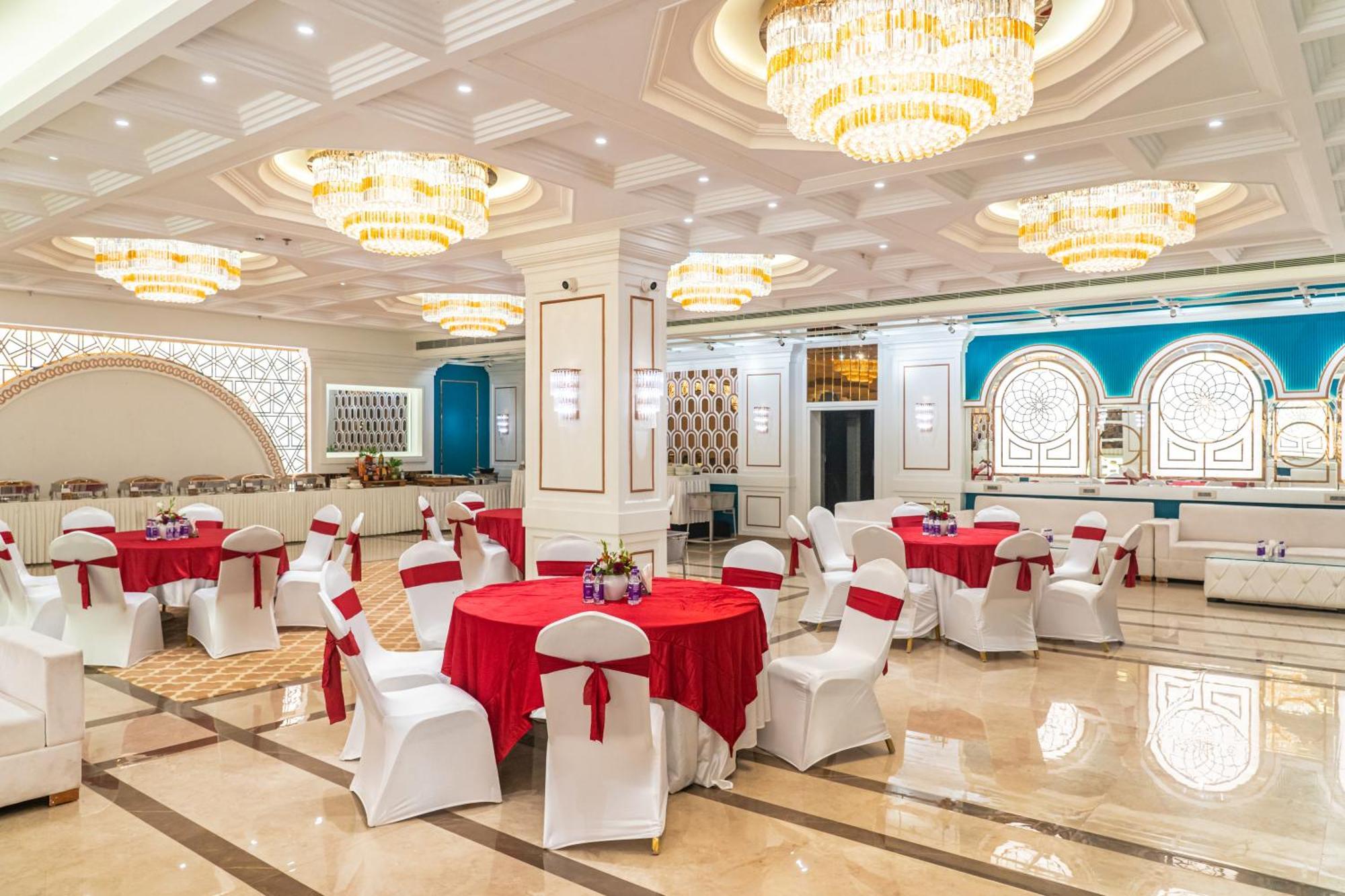 Clarion Hotel Dehradun Extérieur photo